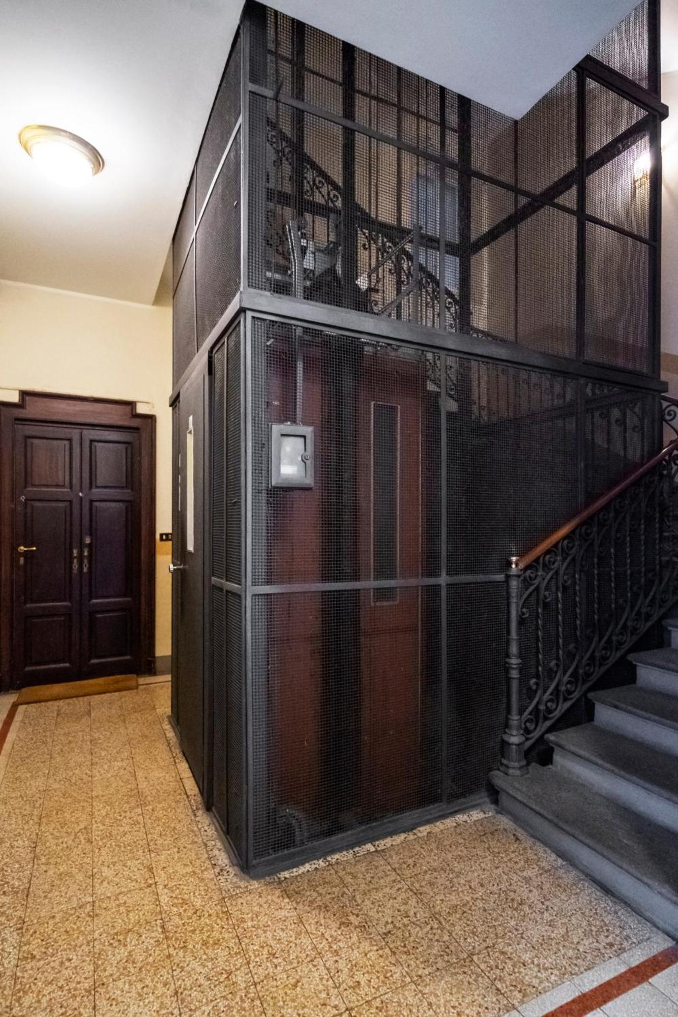 Appartamento Real Jewel In Milano Cadorna Esterno foto