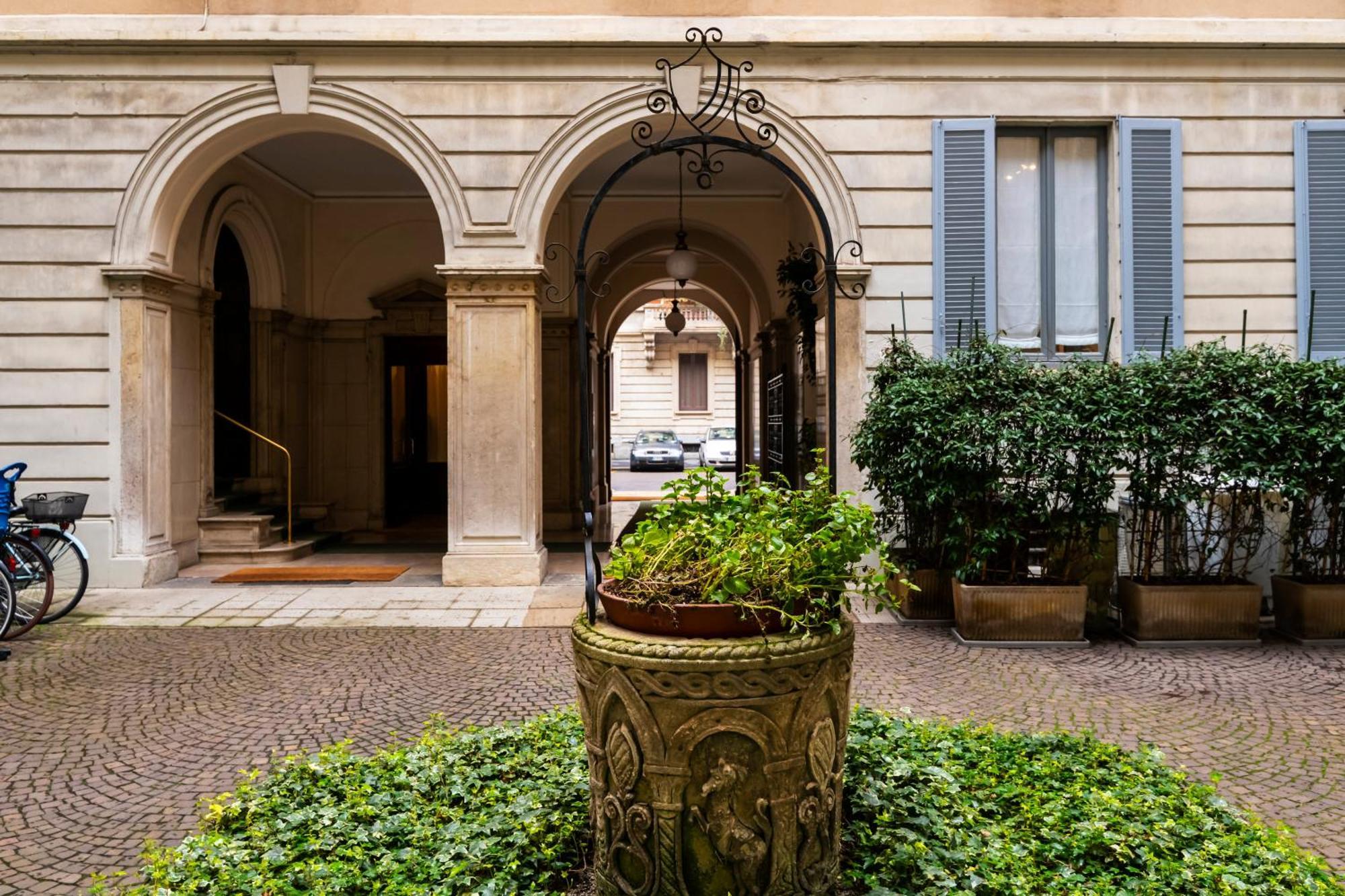Appartamento Real Jewel In Milano Cadorna Esterno foto